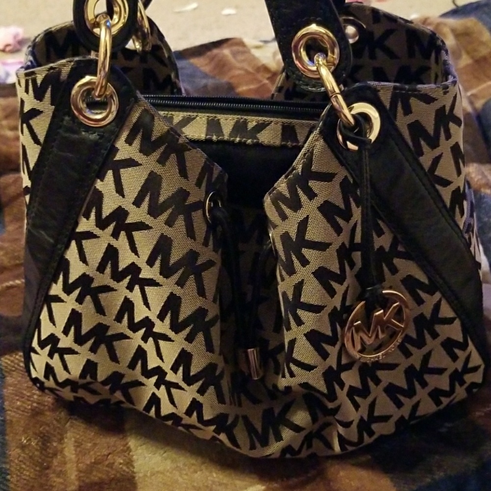 Michael kors purse